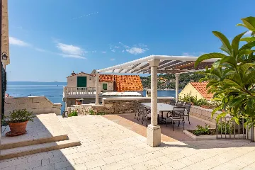 4-Bedroom Villa in Sumartin, Brač for Up to 10