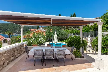 4-Bedroom Villa in Sumartin, Brač for Up to 10