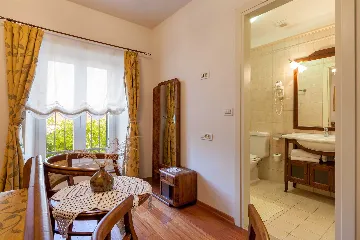 4-Bedroom Villa in Sumartin, Brač for Up to 10