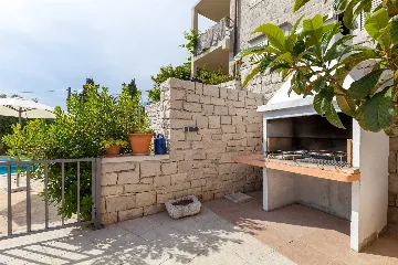 4-Bedroom Villa in Sumartin, Brač for Up to 10