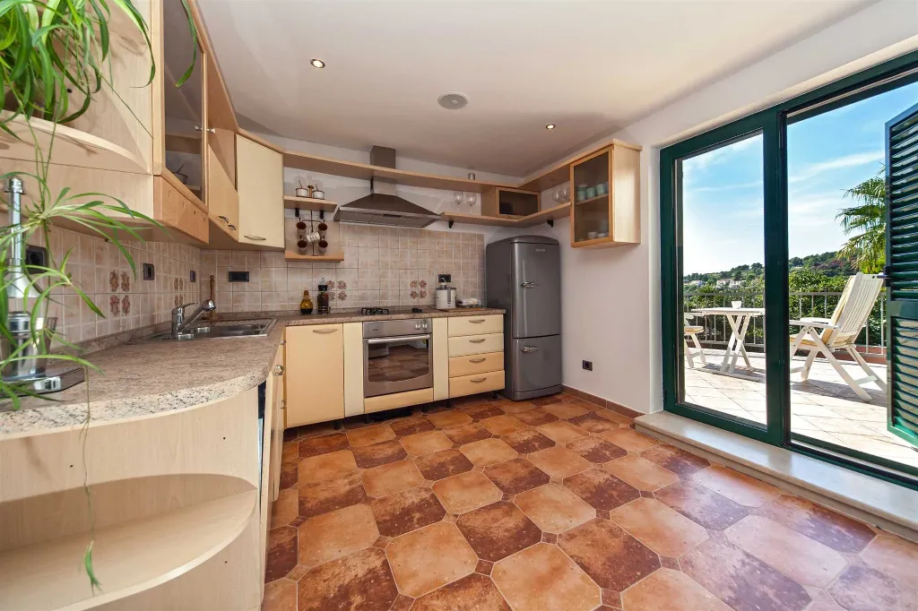 3-Bedroom Villa with Private Pool in Sumartin