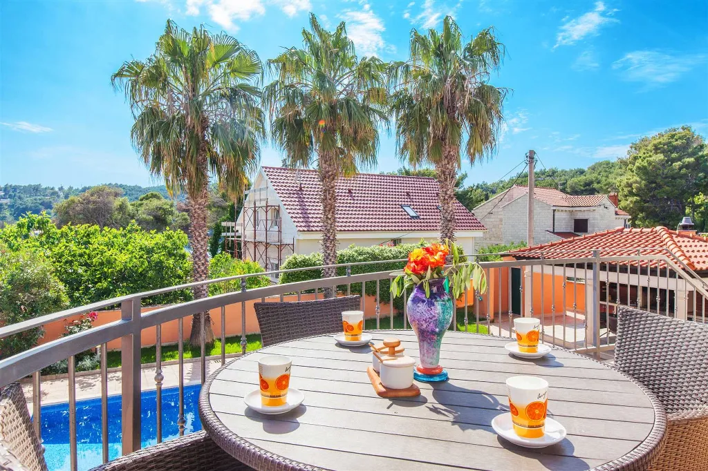 3-Bedroom Villa with Private Pool in Sumartin