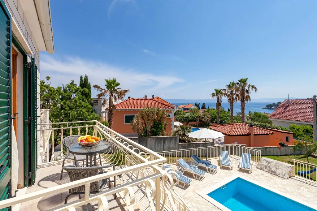 4-Bedroom Villa in Sumartin, Brač for up to 10