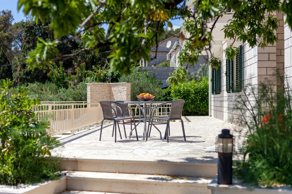 4-Bedroom Villa in Sumartin, Brač for up to 10
