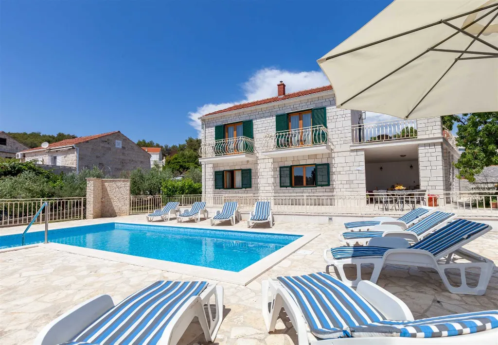 4-Bedroom Villa in Sumartin, Brač for up to 10