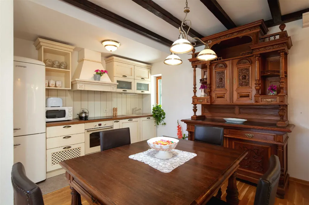 4-Bedroom Villa in Sumartin, Brač for up to 10