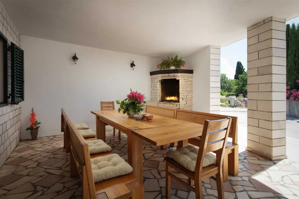 4-Bedroom Villa in Sumartin, Brač for up to 10