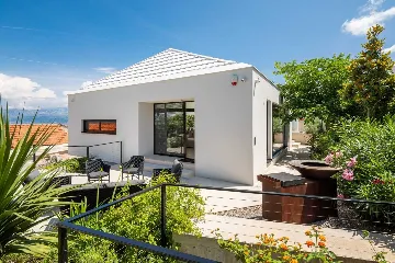 Sutivan 4-Bedroom Villa with Heated Pool & Sauna