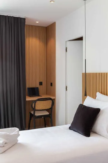 Sutivan 4-Bedroom Villa with Heated Pool & Sauna