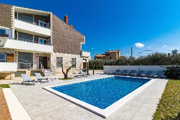 Valbandon Pula 6BR Villa with Heated Pool (12)