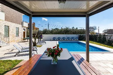 Valbandon Pula 6BR Villa with Heated Pool (12)