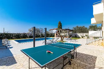 Valbandon Pula 6BR Villa with Heated Pool (12)