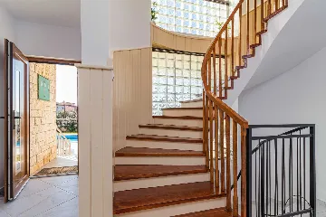 Valbandon Pula 6BR Villa with Heated Pool (12)