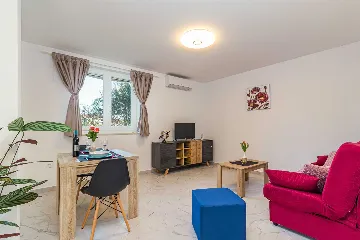 Valbandon Pula 6BR Villa with Heated Pool (12)