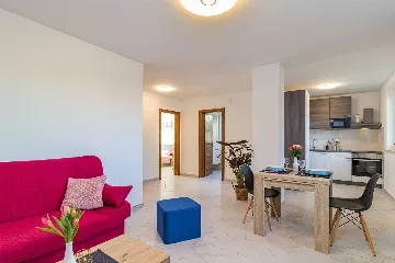 Valbandon Pula 6BR Villa with Heated Pool (12)