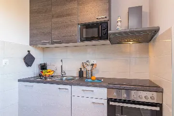 Valbandon Pula 6BR Villa with Heated Pool (12)