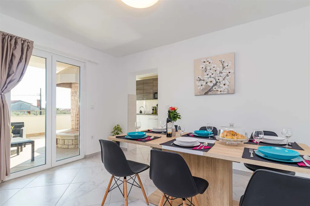 Valbandon Pula 6BR Villa with Heated Pool (12)