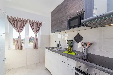 Valbandon Pula 6BR Villa with Heated Pool (12)