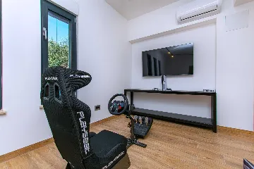 Jesenice Villa for 20 Guests with Sea View