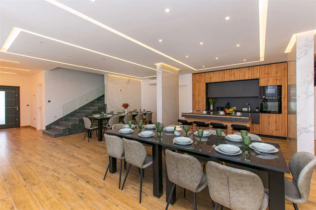 Jesenice Villa for 20 Guests with Sea View