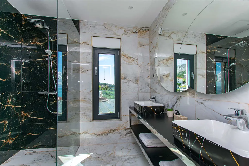 Jesenice Villa for 20 Guests with Sea View