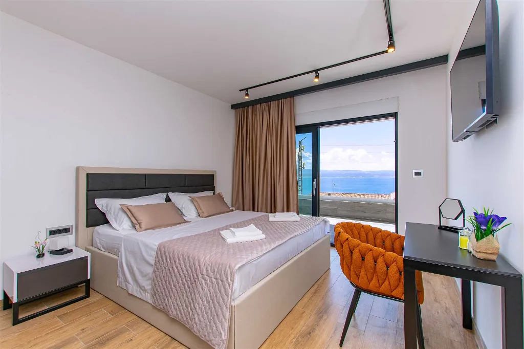 Jesenice Villa for 20 Guests with Sea View