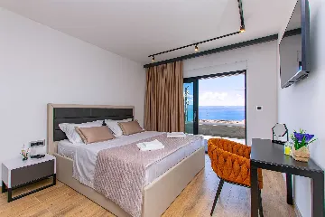 Jesenice Villa for 20 Guests with Sea View