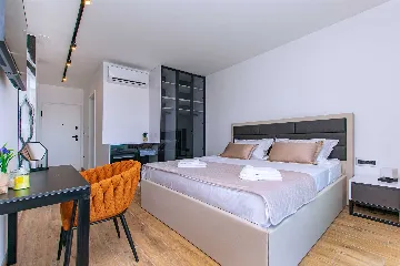 Jesenice Villa for 20 Guests with Sea View