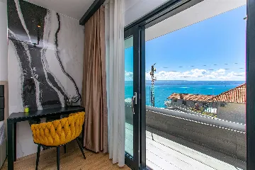 Jesenice Villa for 20 Guests with Sea View