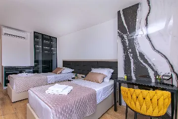 Jesenice Villa for 20 Guests with Sea View