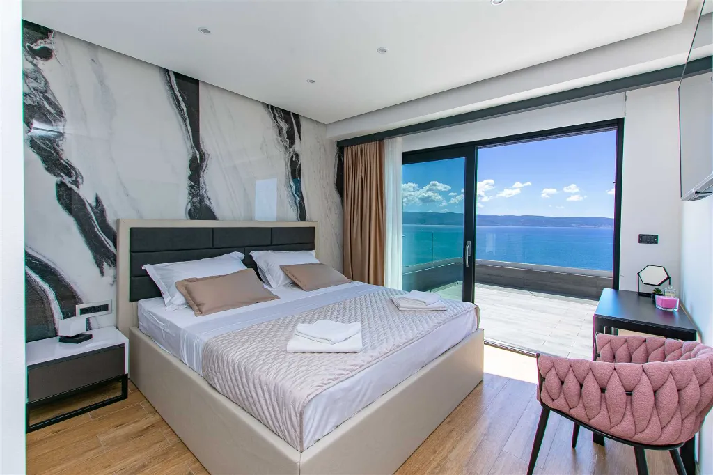 Jesenice Villa for 20 Guests with Sea View