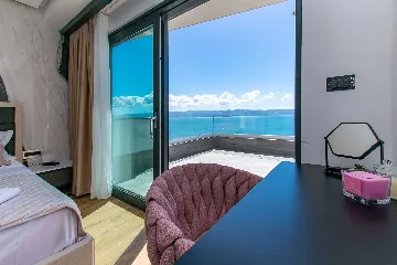 Jesenice Villa for 20 Guests with Sea View