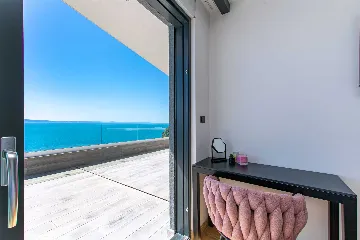 Jesenice Villa for 20 Guests with Sea View