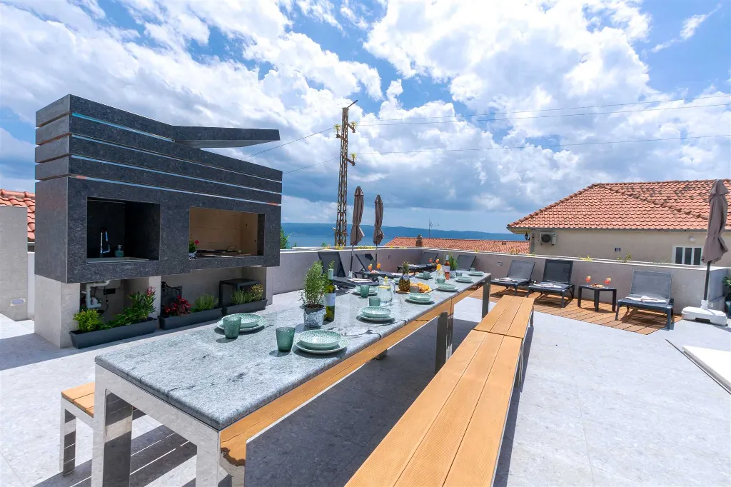 Jesenice Villa for 20 Guests with Sea View