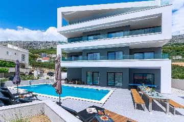 Jesenice Villa for 20 Guests with Sea View