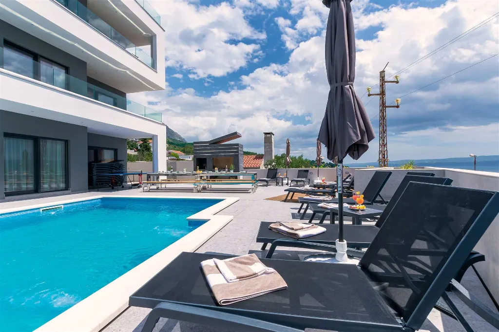 Jesenice Villa for 20 Guests with Sea View