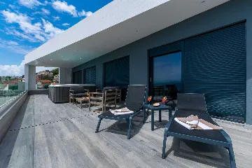 Jesenice Villa for 20 Guests with Sea View