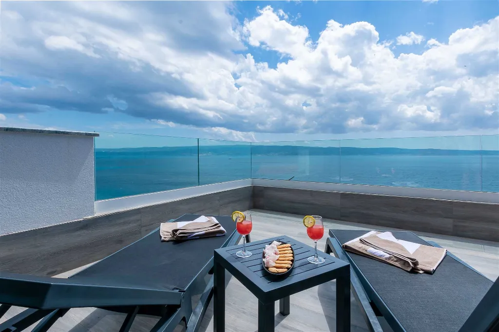 Jesenice Villa for 20 Guests with Sea View