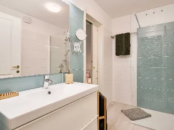 1-Bedroom Apartment in Opatija for Up to 3 Guests