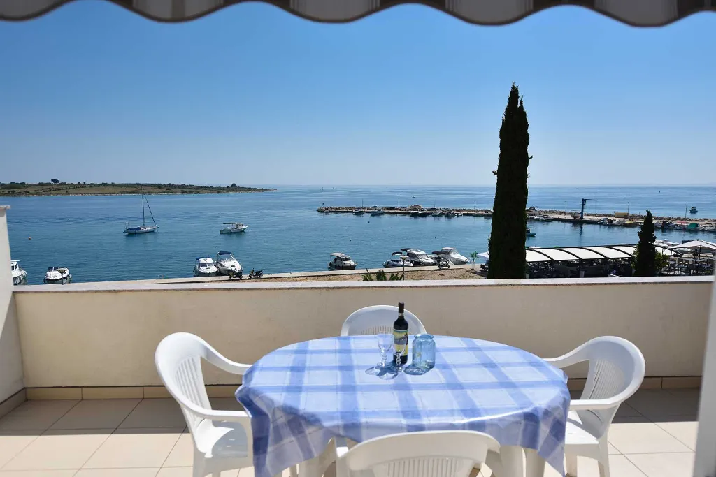 One-Bedroom Sea View Apartment in Novalja