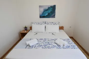 One-Bedroom Sea View Apartment in Novalja