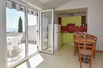 Novalja Apartment with Sea-View Terrace for 4–6