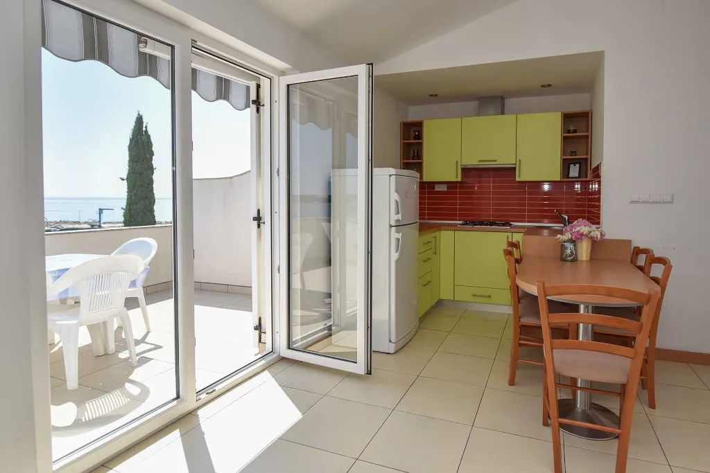 Novalja Apartment with Sea-View Terrace for 4–6