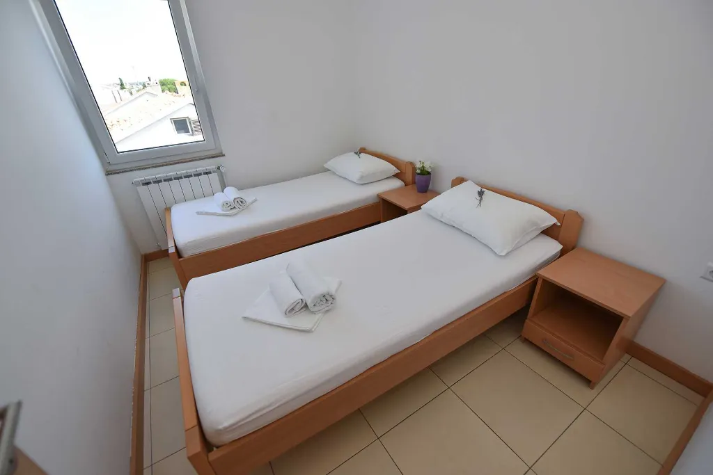 Novalja Apartment with Sea-View Terrace for 4–6