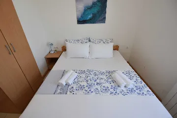 Novalja Apartment with Sea-View Terrace for 4–6