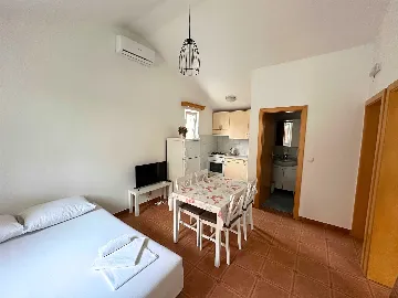 2-Bedroom Apartment in Novalja with Terrace Seating