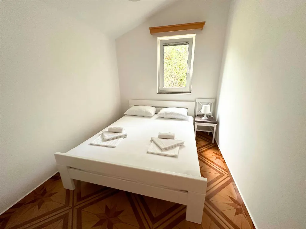 2-Bedroom Apartment in Novalja with Terrace Seating