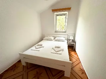 2-Bedroom Apartment in Novalja with Terrace Seating