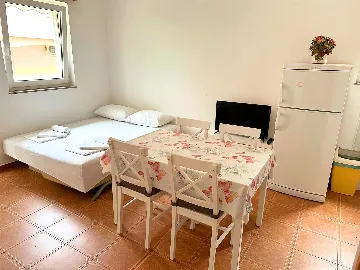 2-Bedroom Apartment in Novalja with Terrace Seating