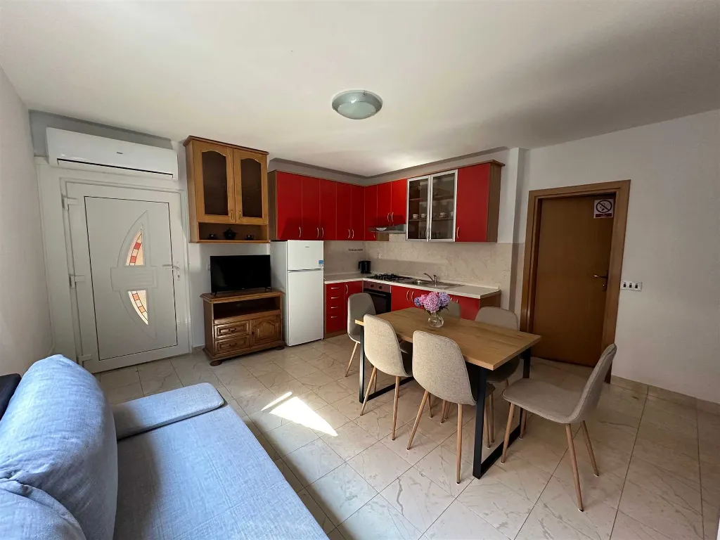 Novalja 2-Bedroom Apartment with Terrace